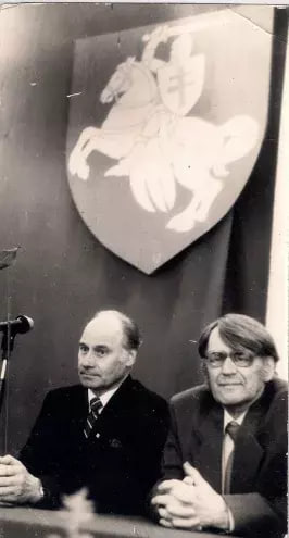 Mikola Jermalovič (zprava) i inšy historyk, Hienadź Kachanoŭski