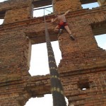 У Лошыцкім парку альпіністы руйнуюць помнік гісторыі ХIХ ст., ператварыўшы яго ў скаладром