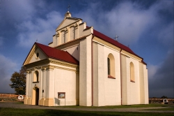 Гродненщина, Зельвенский р-н, д.Кремяница. Костел Божьего тела 1617-20 гг.