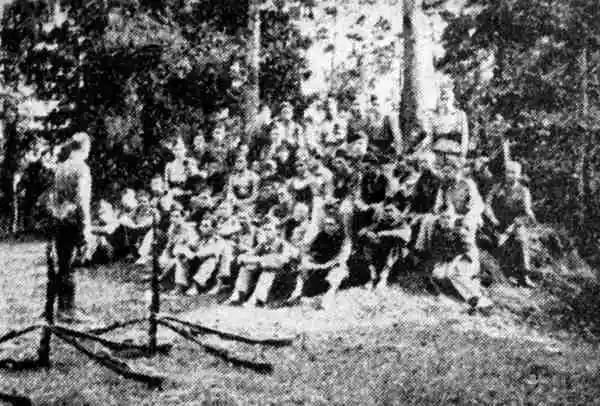 Adziny viadomy zdymak partyzanaŭ Vituški sa svaim hieneralam. 1948 hod