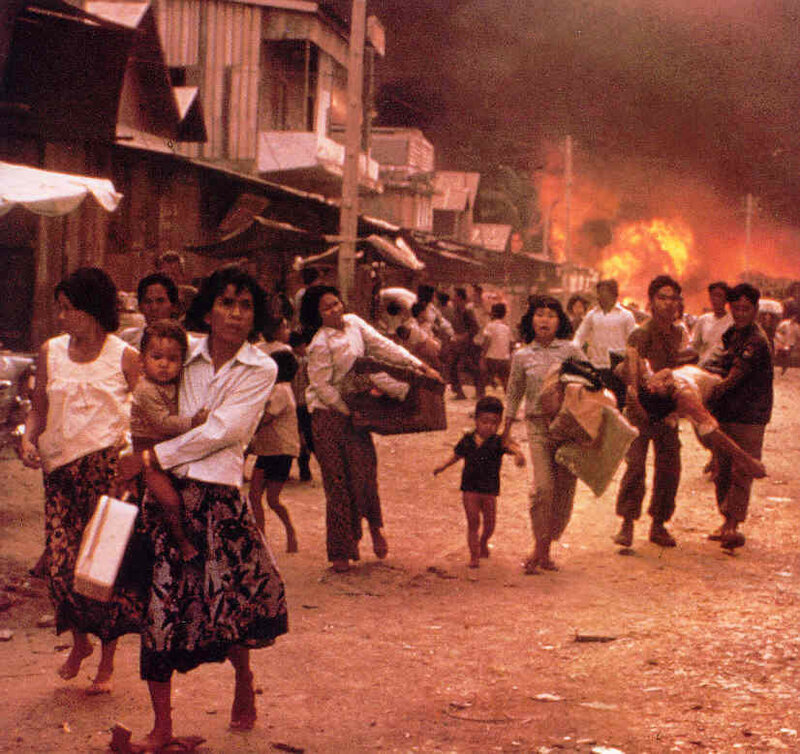 1975 Phnom Penh – Khmer Rouge attacking the capital where over a million people had sought refuge.jpg