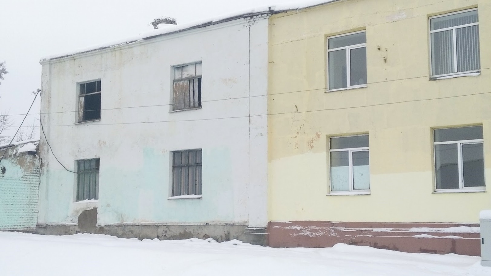 Vybityja vokny zakinutaj pliabanii-pošty