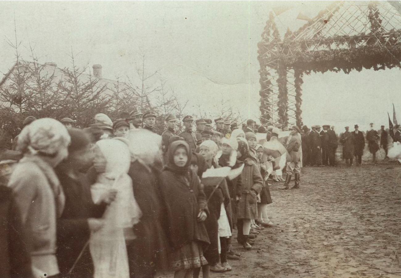 Stefan Padstoĺski ŭ Nalibakach sustrakaje prezidenta Poĺščy Ihnacyja Mascickaha. 1929 hod