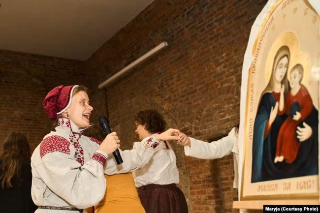 Stvaraĺnica bielaruskich tradycyjnych strojaŭ Maryja
