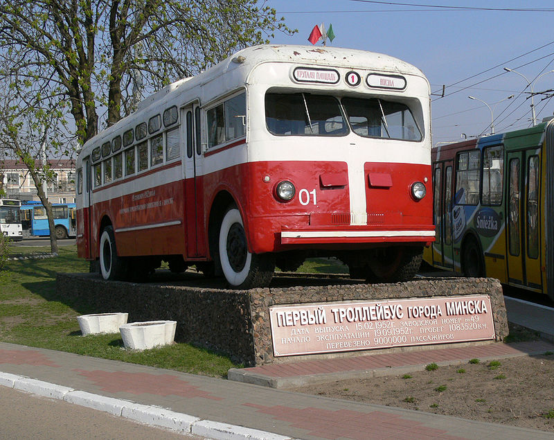 800px-First_trolleybus_of_Minsk_02.jpg