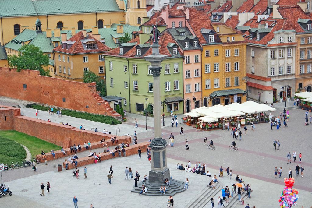 Panarama Varšavy sa zvanicy kasciola Sviatoj Hanny