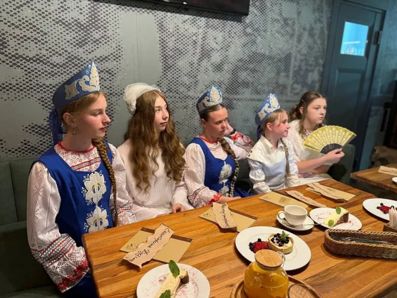 Dzień naradžennia Puškina ŭ Hrodnie ŭ bary «Hosci»