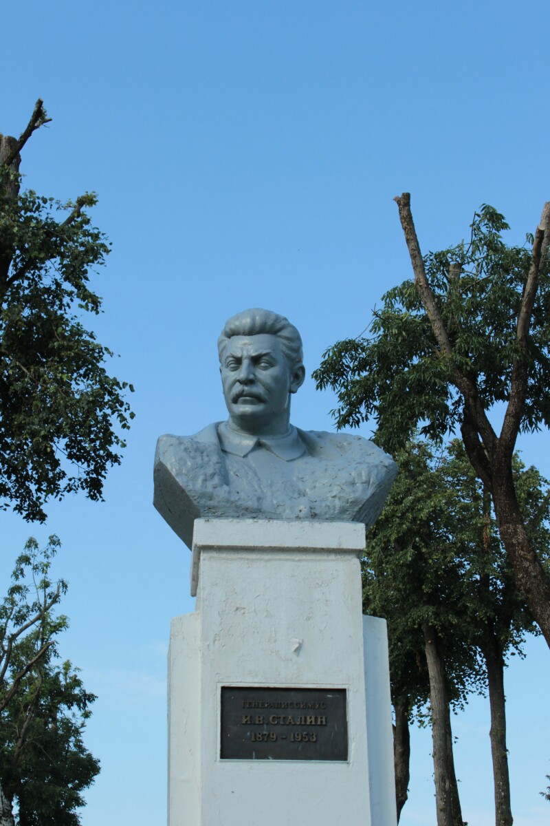 pomnik_i._stalinu.jpg