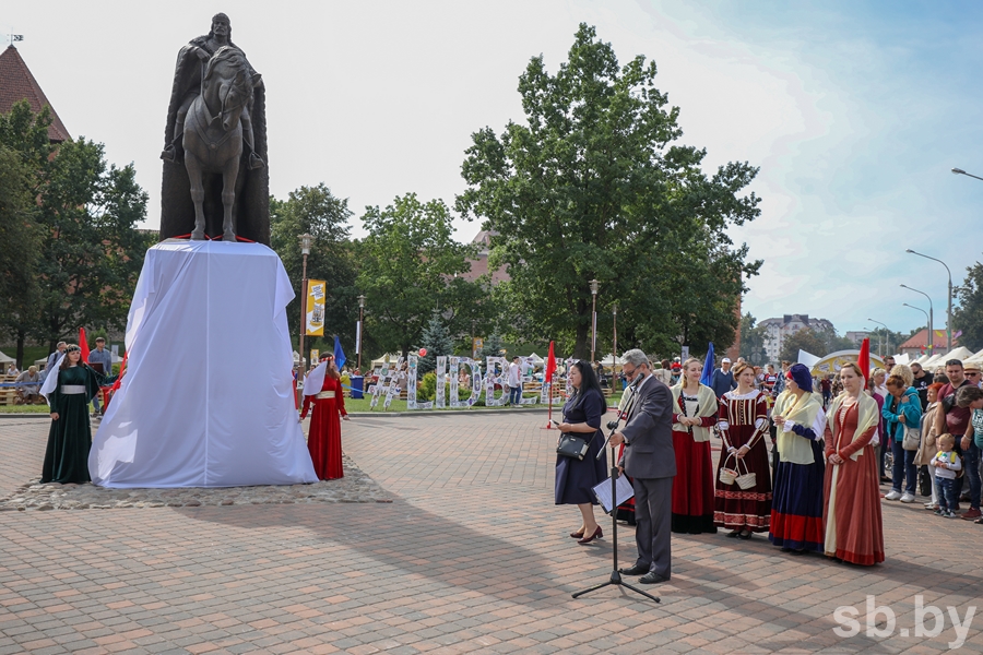 Adkryccio pomnika Hiedyminu ŭ Lidzie