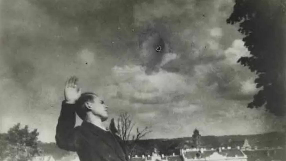 czeslaw_milosz_1936_wilno_forum_02.jpg