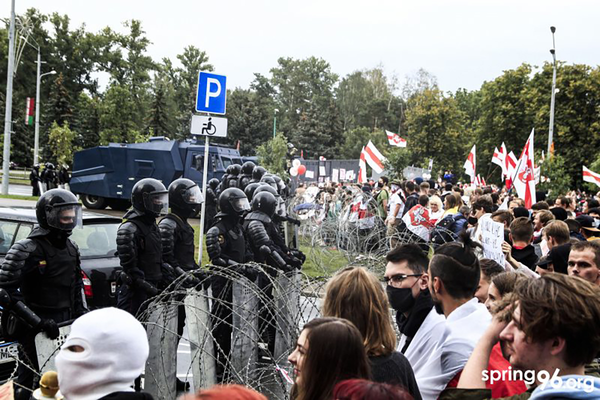 Pa roznyja baki bielaruskaj barykady Miensk, 2020