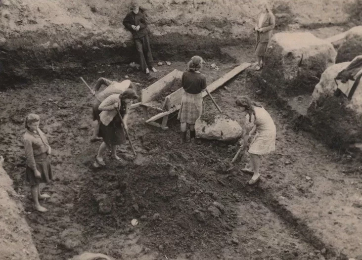 Raskopki Minskaha zamčyšča ŭ 1945–1951 hh.