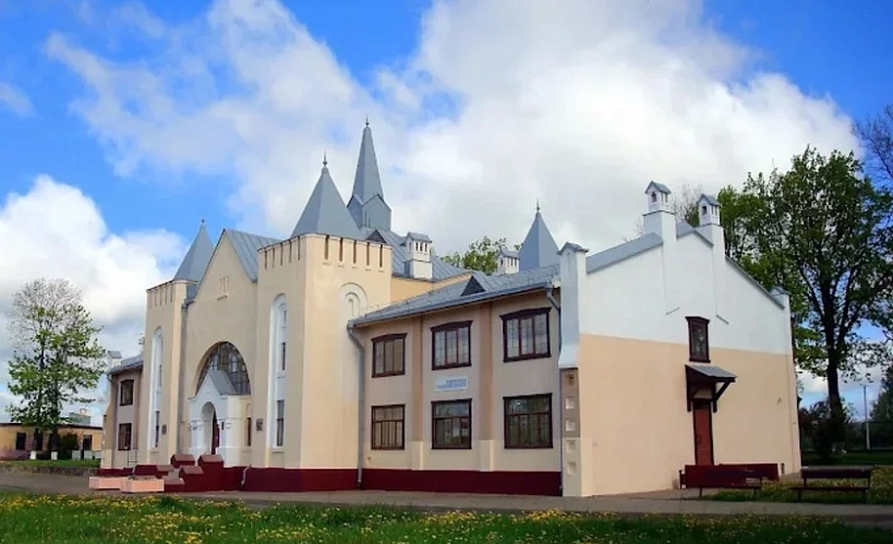 Сучасны выгляд вакзала ў Бігосаве