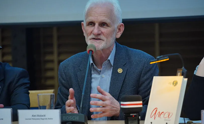 «Я гляджу ў будучыню з аптымізмам, бо змены ўжо адбываюцца, і яны незваротныя». Алесь Бяляцкі пра нацыянальную ідэнтычнсць і небяспечную савецкую спадчыну