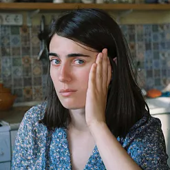 Фатаграфіі гэтай сланімчанкі выстаўляюцца па ўсім свеце — праз іх яна расказвае і пра дыктатуру ў Беларусі