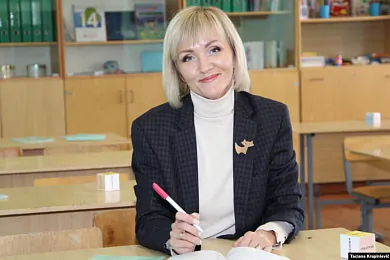 «Ня думала, што так хутка траплю ў польскую школу». Як беларуская настаўніца выкладае матэматыку ў Польшчы Таццяна Крапіневіч