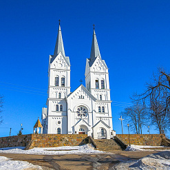 10 адметных храмаў Браслаўшчыны