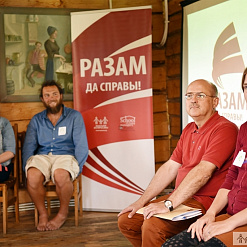 “Чацвёра сыноў дапамагалі па гаспадарцы, а пасля раз’ехаліся”. Пра сельскі актывізм, які выратуе вёску