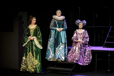 Сцэна са спектакля «Ладдзя роспачы»