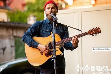 «Першадрукар новай эры стаў Скарынам ютубу». Сяргей Башлыкевіч напісаў песню-прысвячэнне Мікіту Мелказёраву