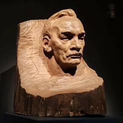 Бюст Янкі Купалы працы Бембеля