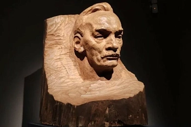 Бюст Янкі Купалы працы Бембеля