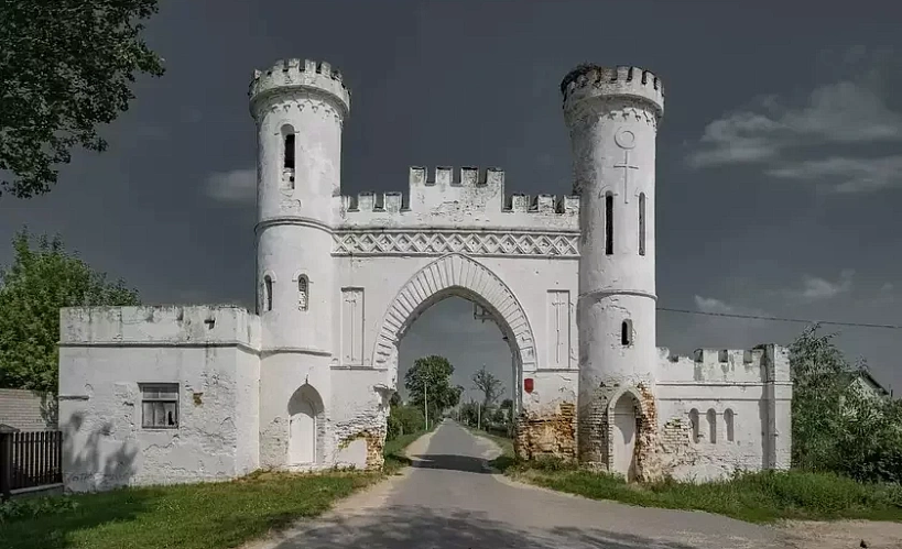 Паўночная брама сядзібы Пуслоўскіх у Песках