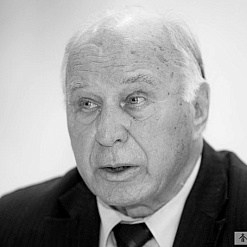На 97-м годзе жыцця памёр акадэмік Радзім Гарэцкі