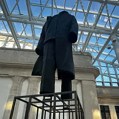 Скульптура «Прывід» Алы Савашэвіч