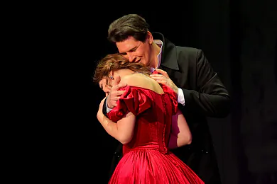 Сцэна з оперы «Яўген Анегін» ў Вялікім тэатры Беларусі