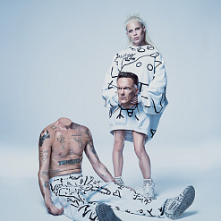 Die Antwoord просят в гримерку живых животных и мягкие игрушки