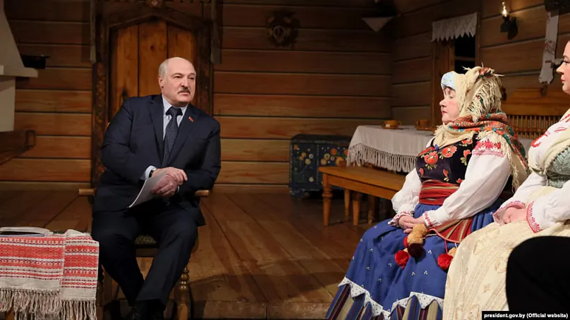 Aliaksandar Lukašenka na scenie Kupalaŭskaha teatru Aliaksandar Lukašenka na scenie Kupalaŭskaha teatru
