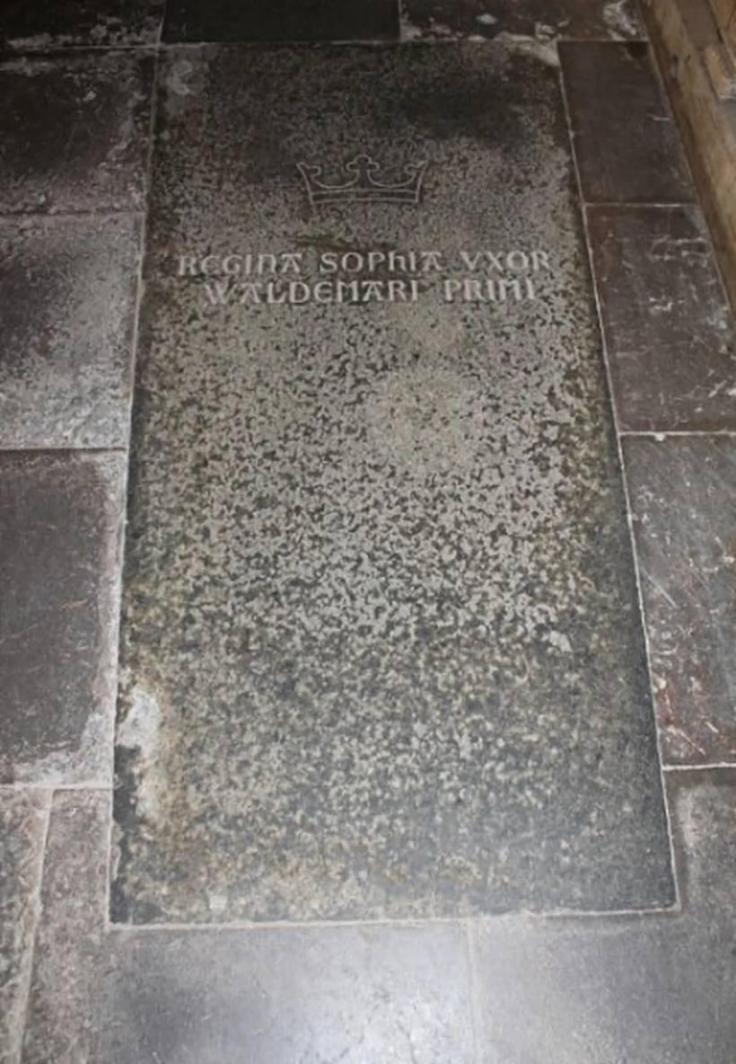 Pachavalny kamień Safii Mienskaj Pachavalny kamień Safii Mienskaj