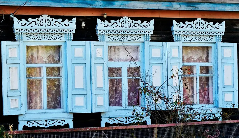 Vokny ŭ v. Novyja Dziatlavičy Homieĺskaha r-na. 2019 h. Vokny ŭ v. Novyja Dziatlavičy Homieĺskaha r-na. 2019 h.