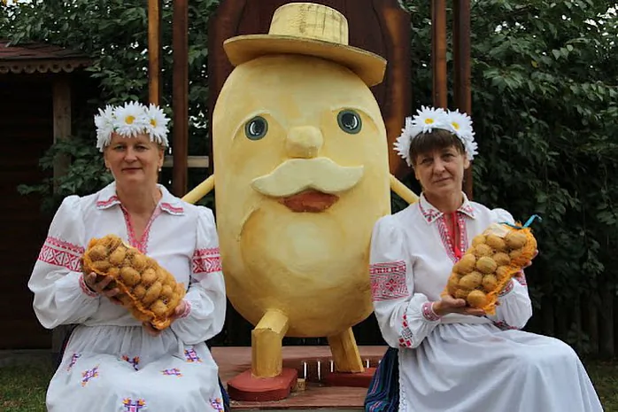 Sviata buĺby ŭ ahraharadku Malaja Bierastavica Hrodzienskaj voblasci Sviata buĺby ŭ ahraharadku Malaja Bierastavica Hrodzienskaj voblasci