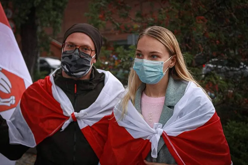 02-karnejeviec-z-zhonkai.jpeg Яўген Карнеевец з жонкай