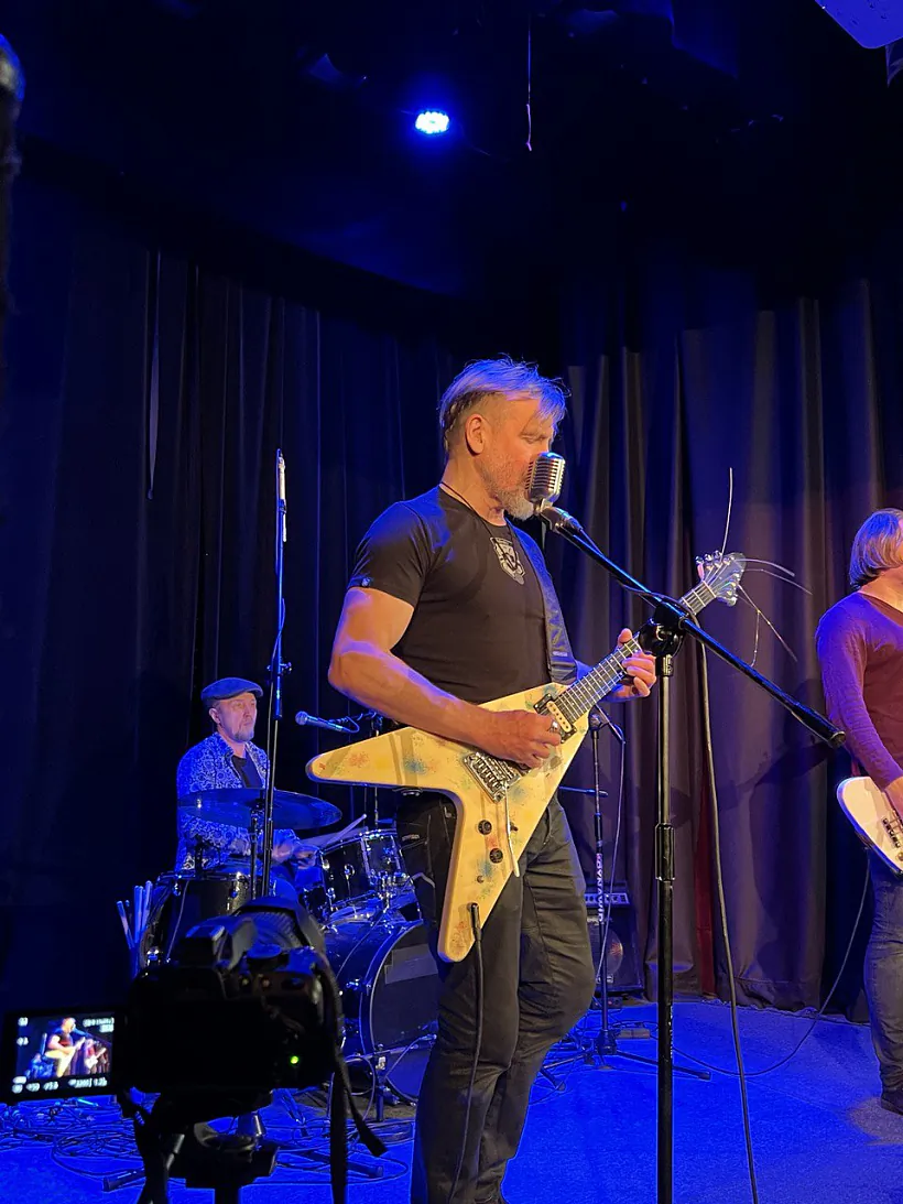 Піт Паўлаў: «Лепей рабіць сваю вельмі моцную рокавую хвалю» Піт Паўлаў: «Лепей рабіць сваю вельмі моцную рокавую хвалю»