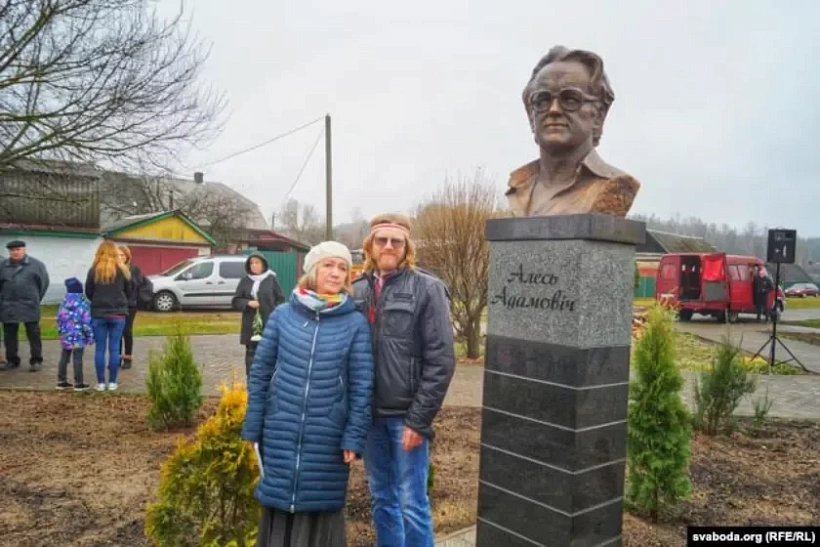 Natallia Adamovich i Henik Loika Natallia Adamovich i Henik Loika