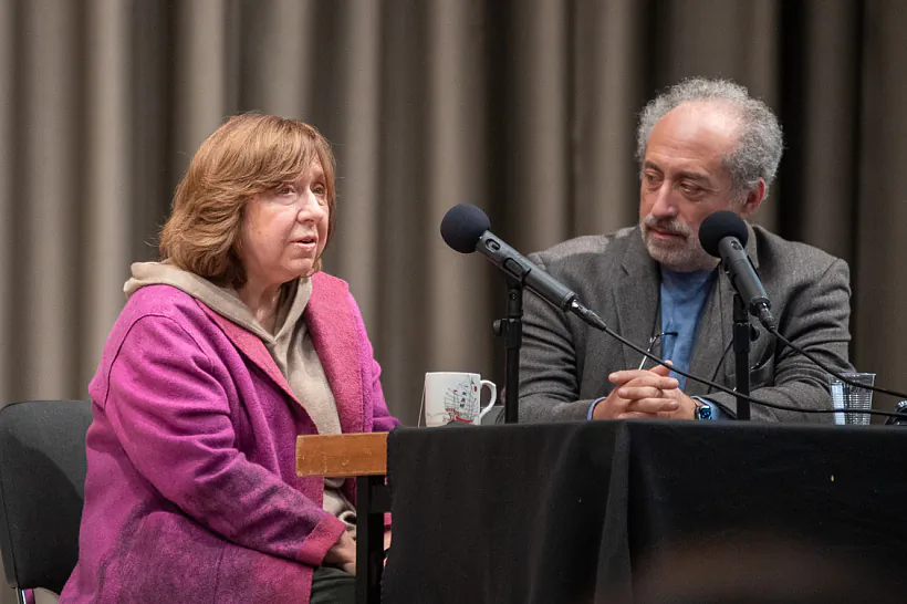 Sviatlana Alieksijevič i aŭtar cyklu ”Padarožža jak samapaznannie” režysior Aliaksandr Smalianski Sviatlana Alieksijevič i aŭtar cyklu ”Padarožža jak samapaznannie” režysior Aliaksandr Smalianski