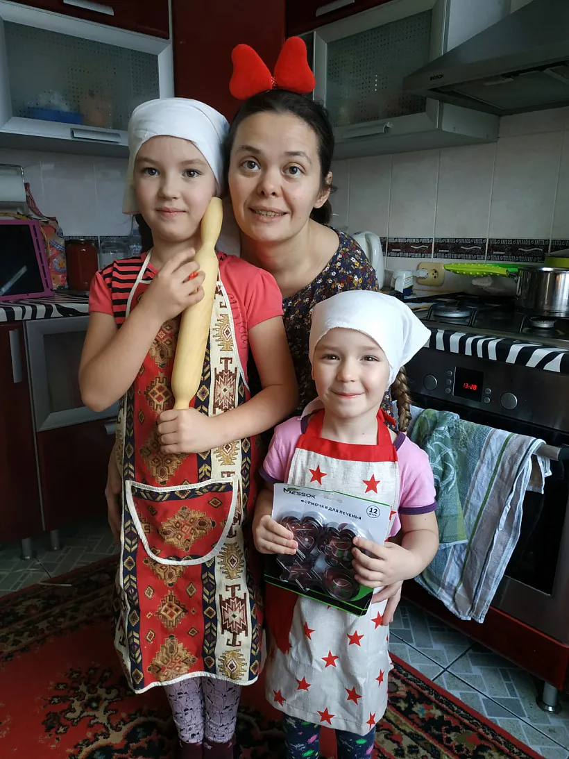 Ларыса-з-дзецьмі.jpg Ларыса-з-дзецьмі.jpg
