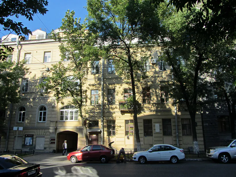 Vasiĺjeŭski_vostraŭ,_4-ja_linija,_dom_45.jpeg