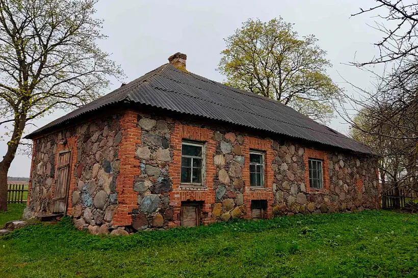 Vioska Paliescina, reštki hapadarčaha dvara Kotvičaŭ Vioska Paliescina, reštki hapadarčaha dvara Kotvičaŭ