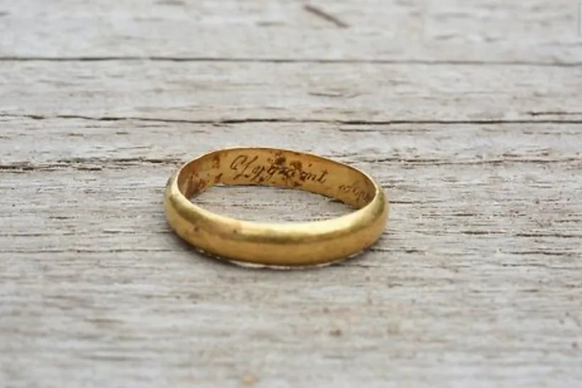 Zaručaĺny piarscionak Sierakoŭskaha Zaručaĺny piarscionak Sierakoŭskaha