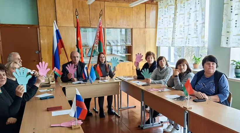 Rasiejskija ściahi ŭ Machoŭskaj siaredniaj školie Mahilioŭskaha rajonu Rasiejskija ściahi ŭ Machoŭskaj siaredniaj školie Mahilioŭskaha rajonu