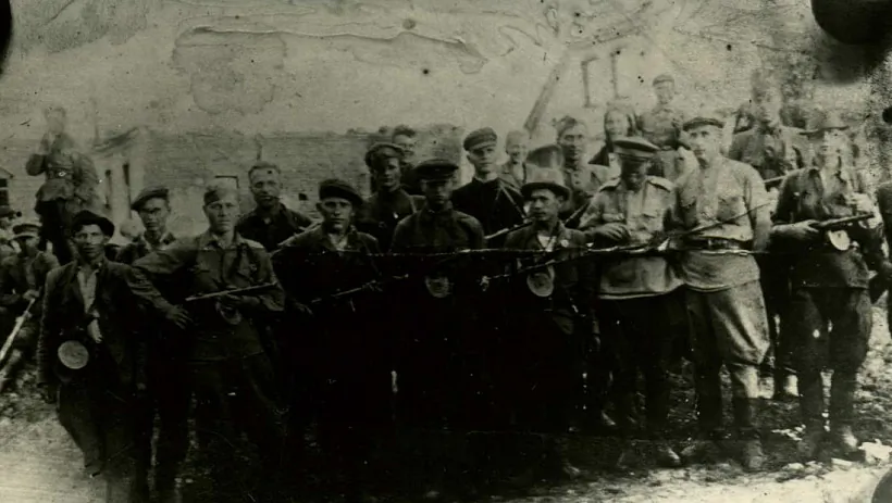 Partyzany bryhady imia Kalinoŭskaha ŭ Krynkach. Lipień 1944 h. Partyzany bryhady imia Kalinoŭskaha ŭ Krynkach. Lipień 1944 h.