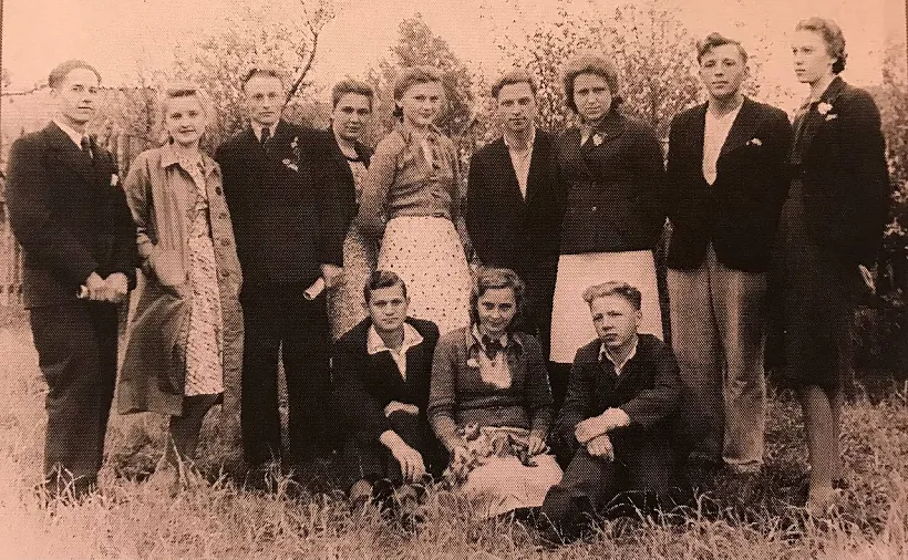 Škoĺnyja siabry, Viliejka, 1944 hod (Anatoĺ Zankovič — čacviorty sprava)