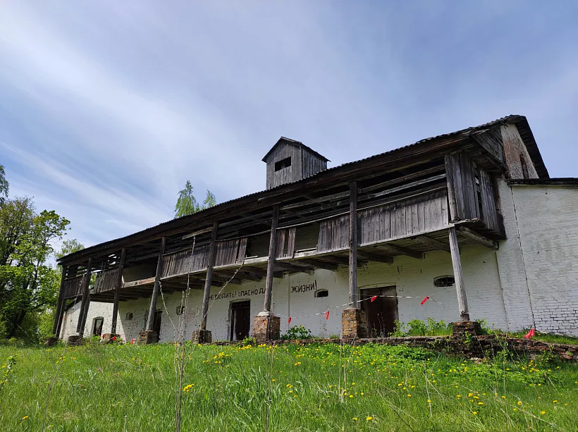 6 mayontak-doryya-dzernalovichau-mlyn.jpg маёнтак Дзерналовічаў у Карме