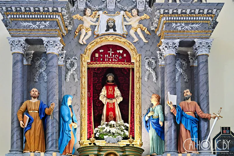 kascyol-svyatoga-apostala-andrehya-altar kascyol-svyatoga-apostala-andrehya-altar