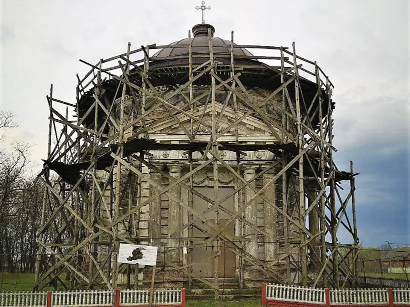 kaplica-pahavalnya-skirmuntau-moladava kaplica-pahavalnya-skirmuntau-moladava