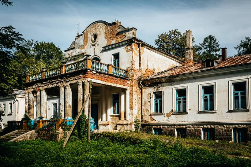 Усадебный дом Новицких. д. Совейки, Ляховичский р-н. Фото_ Onliner.jpg Усадебный дом Новицких. д. Совейки, Ляховичский р-н. Фото_ Onliner.jpg